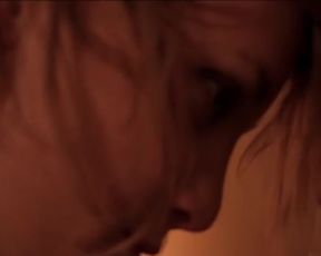 Anael Snoek nude - Albedo (2011) Bath scene