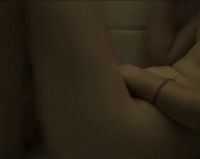 Anael Snoek nude - Albedo (2011) Bath scene