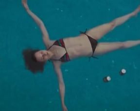 Marina Occhionero, Paola Calliari nude - L'eta imperfetta (2017)