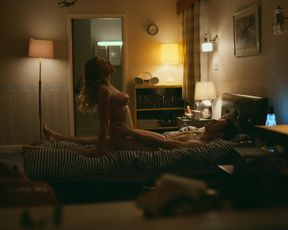 Naked scene Aimee Lou Wood naked - Sex Education s01e01 (2019) TV show nudity video