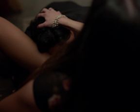 Naked scene Melissa Barrera naked - Vida s01e01 (2018) TV show nudity video