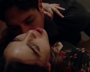 Naked scene Melissa Barrera naked - Vida s01e01 (2018) TV show nudity video