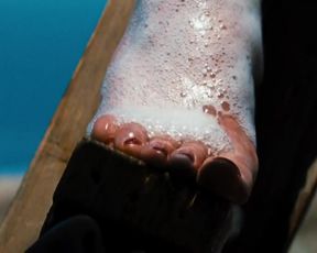 Marine Sainsily, Elina Lowensohn naked - Laissez bronzer les cadavres (2017)