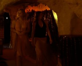 Diosa, Myriam Nedellec, Estelle Desanges naked - Dangereux desirs (2001)