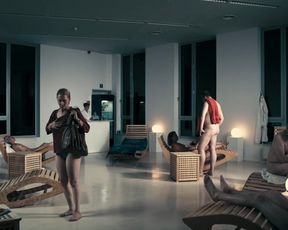 Celebs Sophia Leboutte, Julie Neenemaggi nude - Thermes (2010)