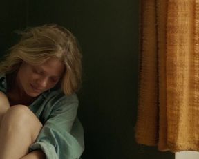 Melanie Thierry nude - Le Vent Tourne (2018)
