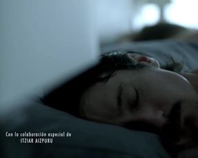 TV show scene Lisi Linder nude - La victima nnmero 8 s01e04 (2018) 