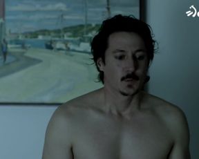 TV show scene Lisi Linder nude - La victima nnmero 8 s01e04 (2018) 