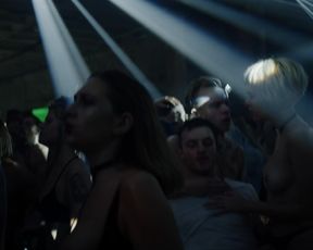 Naked scene Zoe Steinbrenner nude - Beat s01e01 (2018) TV show nudity video