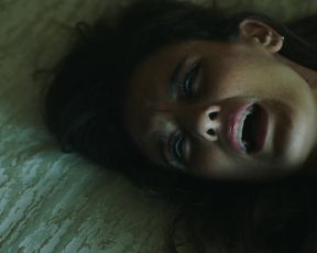 TV show scene Frankie Shaw naked - SMILF s02e02 (2018) 