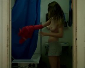 Sexy Elisabeth Umlauft - Gehen am Strand (2013) TV show scenes