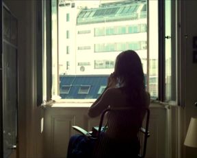 Sexy Elisabeth Umlauft - Gehen am Strand (2013) TV show scenes