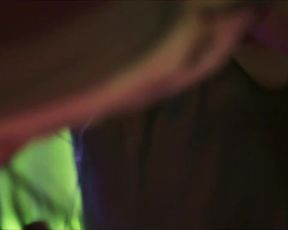 TV show scene Sophie Charlotte naked - Ilha de Ferro s01e01 (2018) 