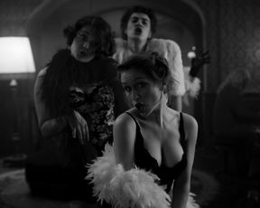 Celebs Eugenie Anselin, Samia Chancrin, Annika Meier, Annina Polivka nude - Der Hauptmann (2017)