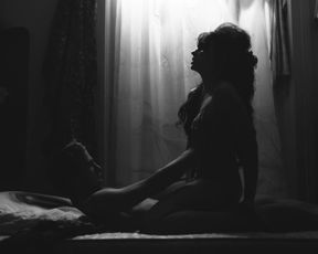 Jessy Moravec naked - Lasst die Alten sterben (2017)