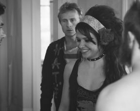 Jessy Moravec naked - Lasst die Alten sterben (2017)