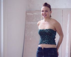 Jessy Moravec naked - Lasst die Alten sterben (2017)