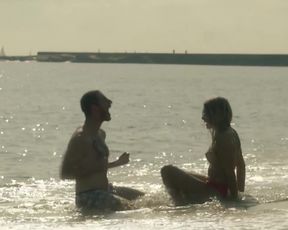 Naked scene Juliette Bettencourt, Eva Hatik nude - Vingt-Cinq S1 (2018) TV show nudity video