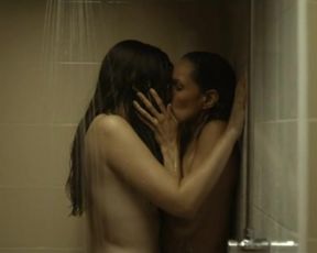 TV show scene Judit Ampudia, Arlette Torres nude - El Embarcadero s01e08 (2018) 
