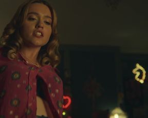 Actress Aimee Lou Wood nude - Sex Education s01e06 (2019) Nudity and Sex in TV Show