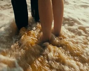 Actress Noemie Schmidt nude - Paris est a nous (2019)