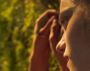 Actress Noemie Schmidt nude - Paris est a nous (2019)