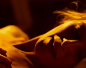 Sexy Lisa Carlehed nude - Aminas breve (2017) TV show scenes