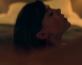 Sexy Synnove Karlsen nude - Clique s02e03 (2018) TV show scenes