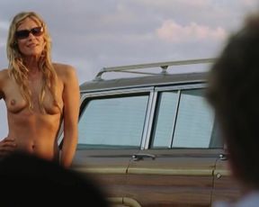 Sophie Hilbrand nude - Zomerhitte (2008)