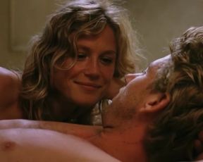 Sophie Hilbrand nude - Zomerhitte (2008)