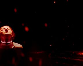 Naked scene Tallulah Haddon nude - Kiss Me First s01e06 (2018) TV show nudity video