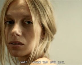 Naked scenes Lotta Doll naked - Liebe mich (2017)