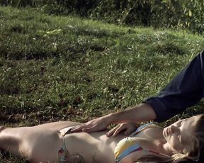 Monika Janik nude - Mleczak (2016)