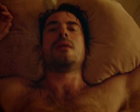 Elisabeth Moss naked - The Square (2017)