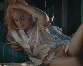 Celebs Jemima Kirke, Lola Kirke. Julie McCullough nude - Untogether (2018)