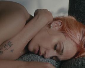 Celebs Jemima Kirke, Lola Kirke. Julie McCullough nude - Untogether (2018)