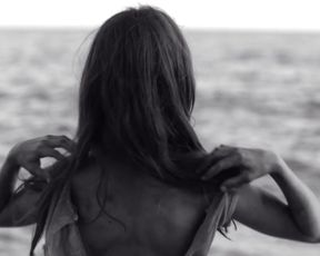 Miranda Gas nude - Laia (2016)