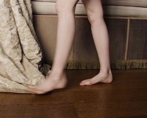 Emma Stone nude - The Favourite (2018)