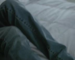 Shortwave - Solo Girl Scene