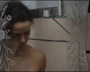 Girl Masturbating in Shower - Como Esquecer