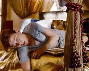 Affenkönig - Solo girl scene