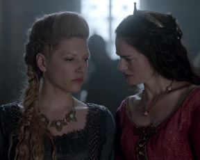 Celebrity Lesbian Video - Vikings - Lesbian Kiss Scene 