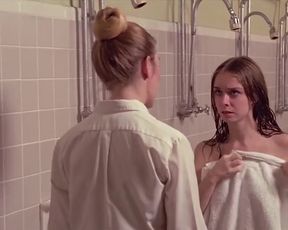 Celebrity Lesbian Video - Nashville Girl - Choke Lesbian Kiss 