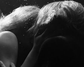 Sexy Sophie Faulkenberry sexy - Alex Strangelove (2018) 