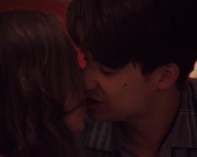Hot celebs video Madeline Weinstein nude - Alex Strangelove (2018) 