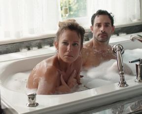 Topless scene Sophie Prégent nude – Les 3 p’tits cochons 2 (2016)