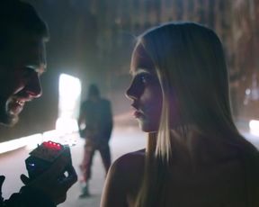 Sexy Suki Waterhouse naked - Future World (2018) 