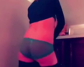 Sexy First-Timer COUGAR disrobe