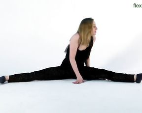 Sport Nude - Sofya Belaya erotic gymnastics and splits